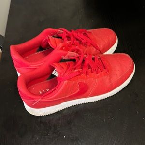 Air Force 1 ‘07 LV8 (Gently Used)